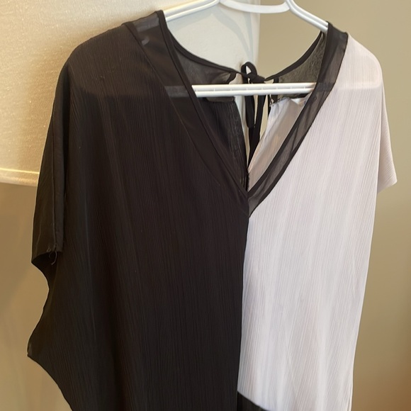 Nygard Black and White Asymmetrical blouse - Picture 2 of 6